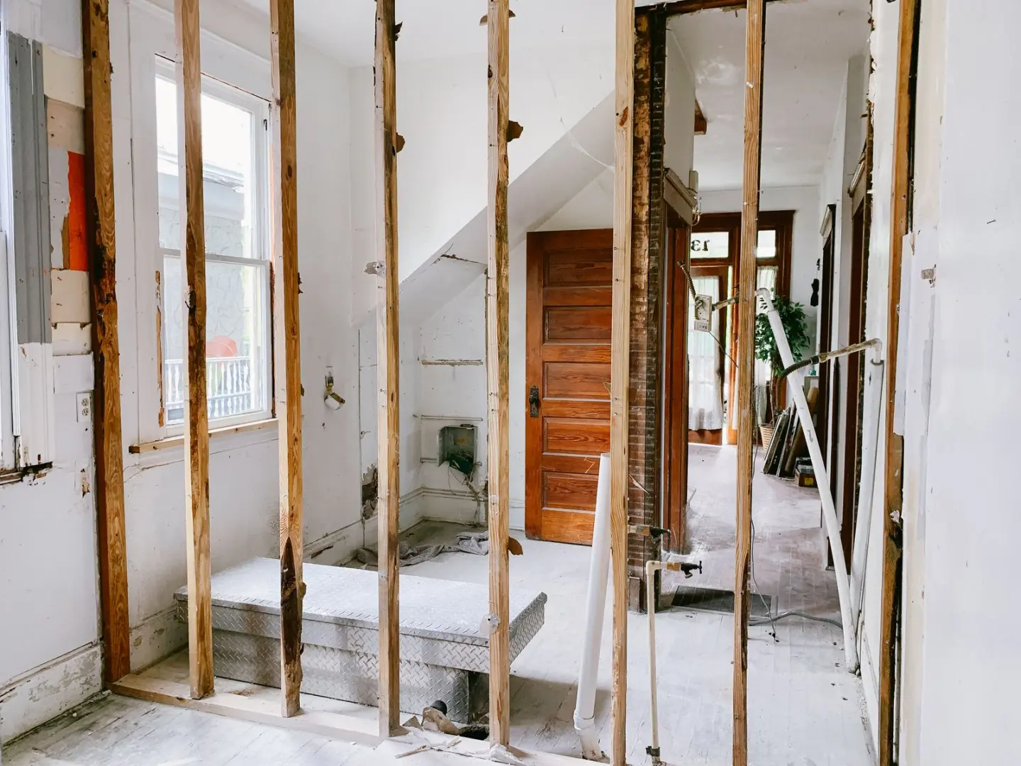 Intérieur de maison en cours de rénovation dans le Beaujolais